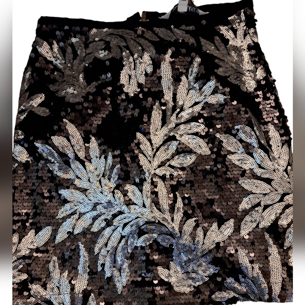 NWT WALTER BAKER SILVER SEQUIN LETTY SKIRT SIZE 0 NEW YEARS SKIRT